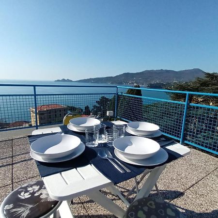 Appartamento Con Stupenda Vista Mare Zona Bristol Rapallo Luaran gambar
